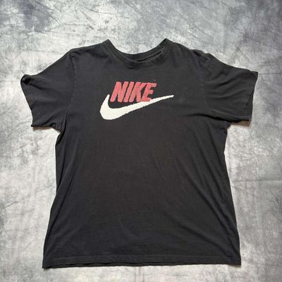 Nike graphic t-shirt