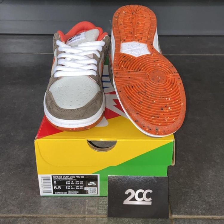 - Nike Dunk Low Crushed D.C. image 4