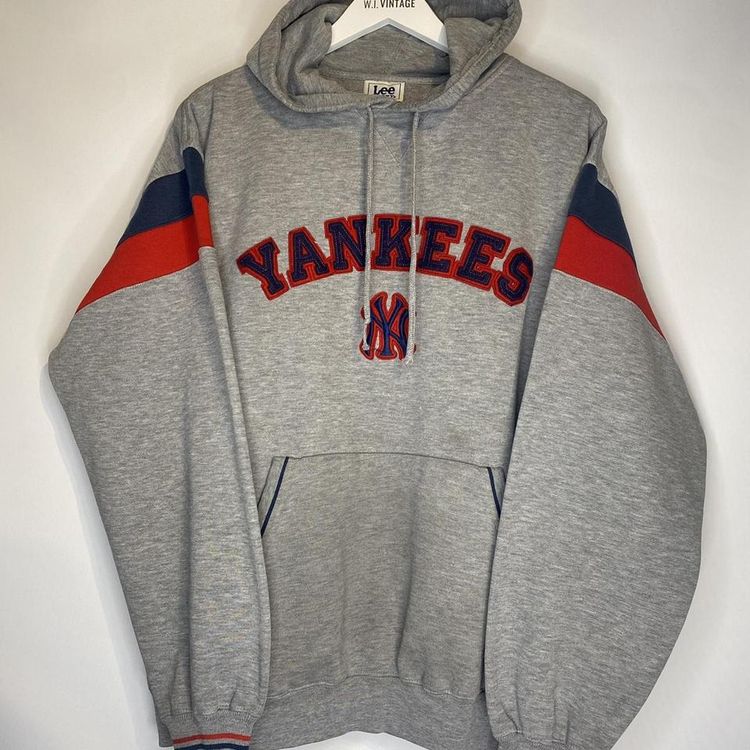 Lee Vintage Lee Sport New York Yankees Hoodie. Thick heavy quality material. Large oversized see guide a product image