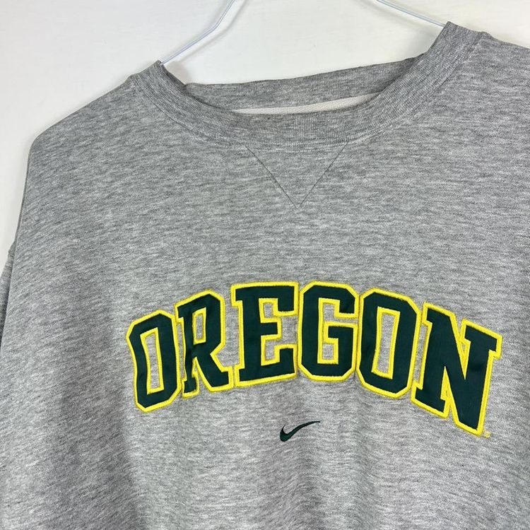 Nike Oregon centre swoosh sweatshirt image 2