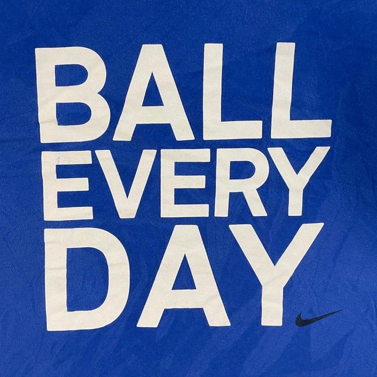 Nike Blue Short Sleeved BALL EVERY DAY Printed T-Shirt For Mens XL 3