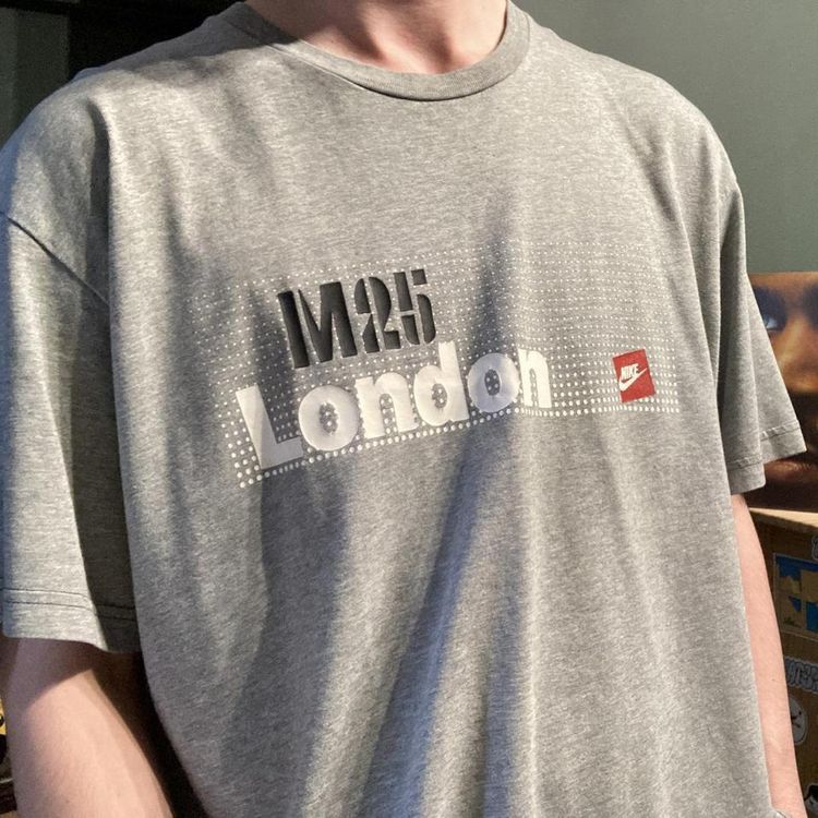 Vintage Y2K Nike Tee imagen 2
