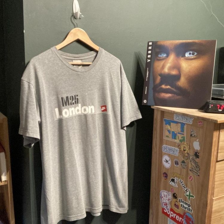 Vintage Y2K Nike Tee imagen 3