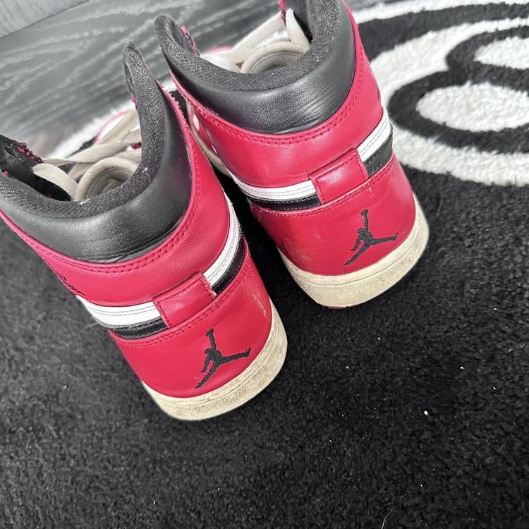 Jordan 1 Chicago 2013 image 4