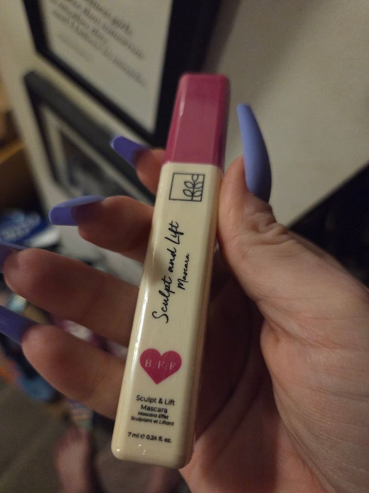 Sculpt And Lift Mascara image 5
