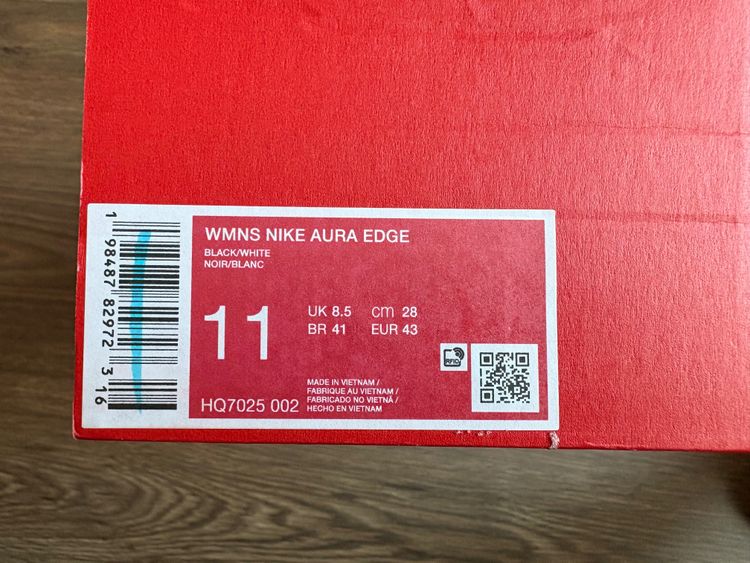 Nike Aura Edge Sneakers image 7