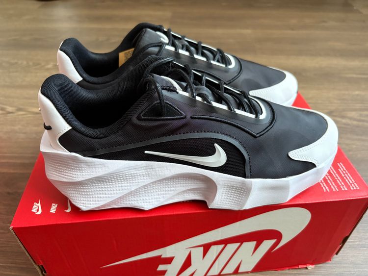 Nike Aura Edge Sneakers image 4