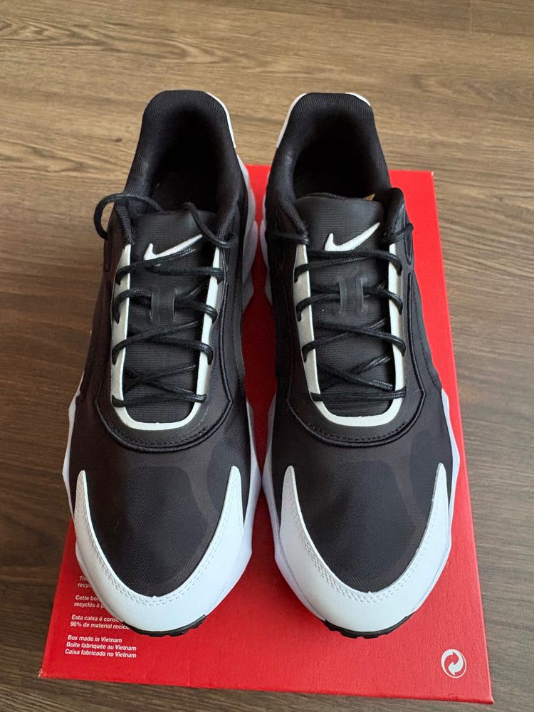 Nike Aura Edge Sneakers image 2