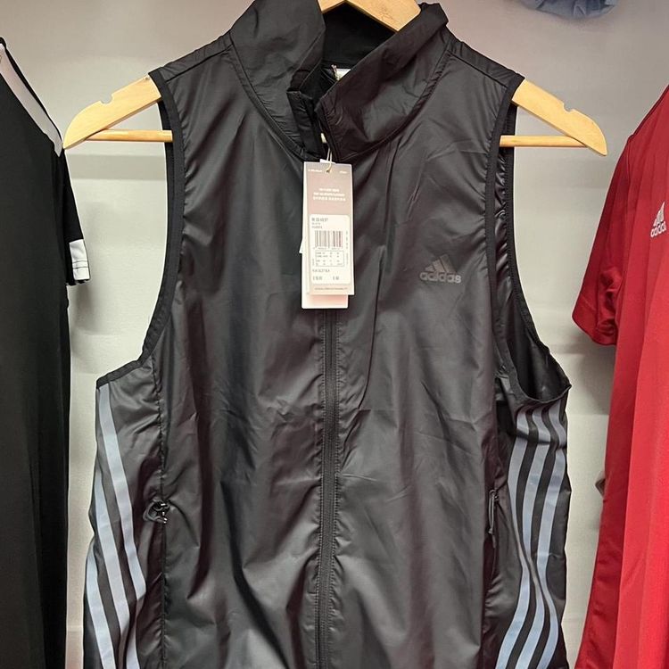 Adidas Gilet Vest (Womens) Size Medium. brand New and unworn. #adidas #gilet #black #fashion #clothe