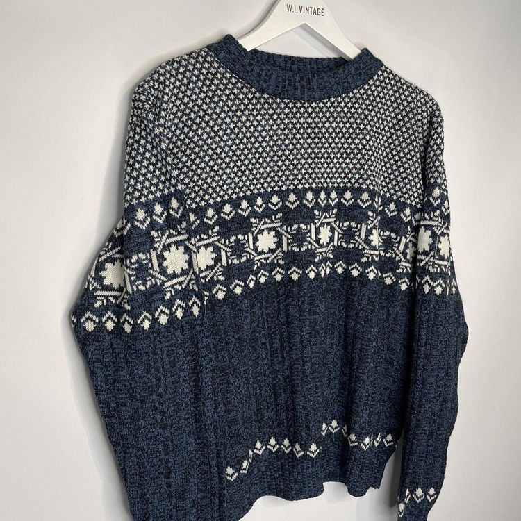 Vintage knitted jumper winter ready. Multi coloured vibrant! One off piece by Robert Winter 90s vint 3