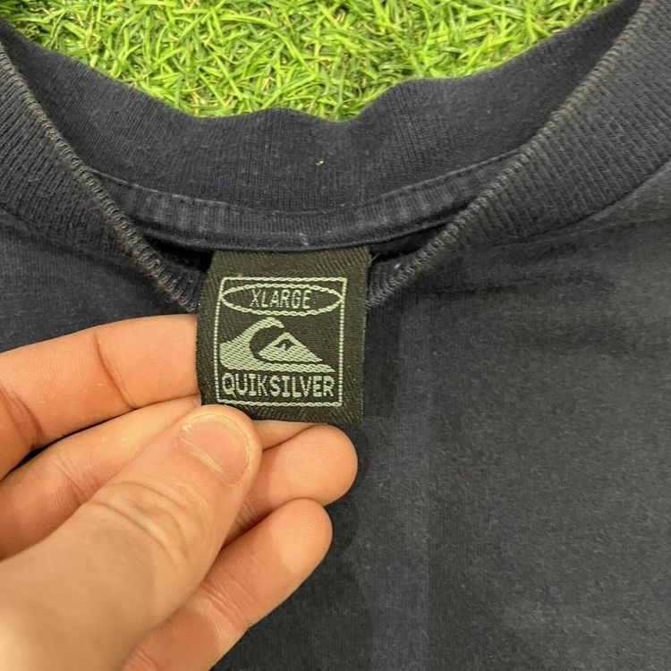 Navy Quiksilver t-shirt with back graphics 3