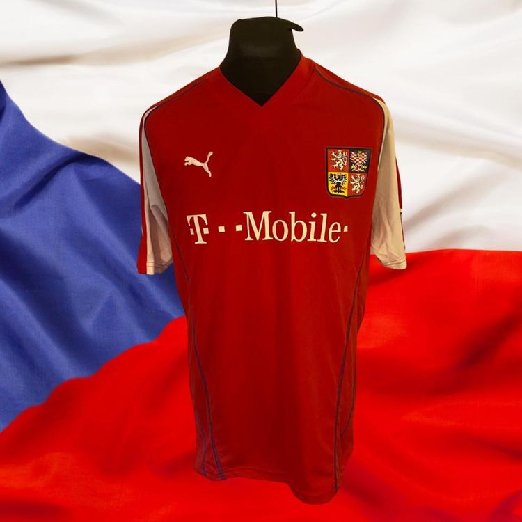 CZECH REPUBLIC 2004-05 HOME FOOTBALL SHIRT image 1