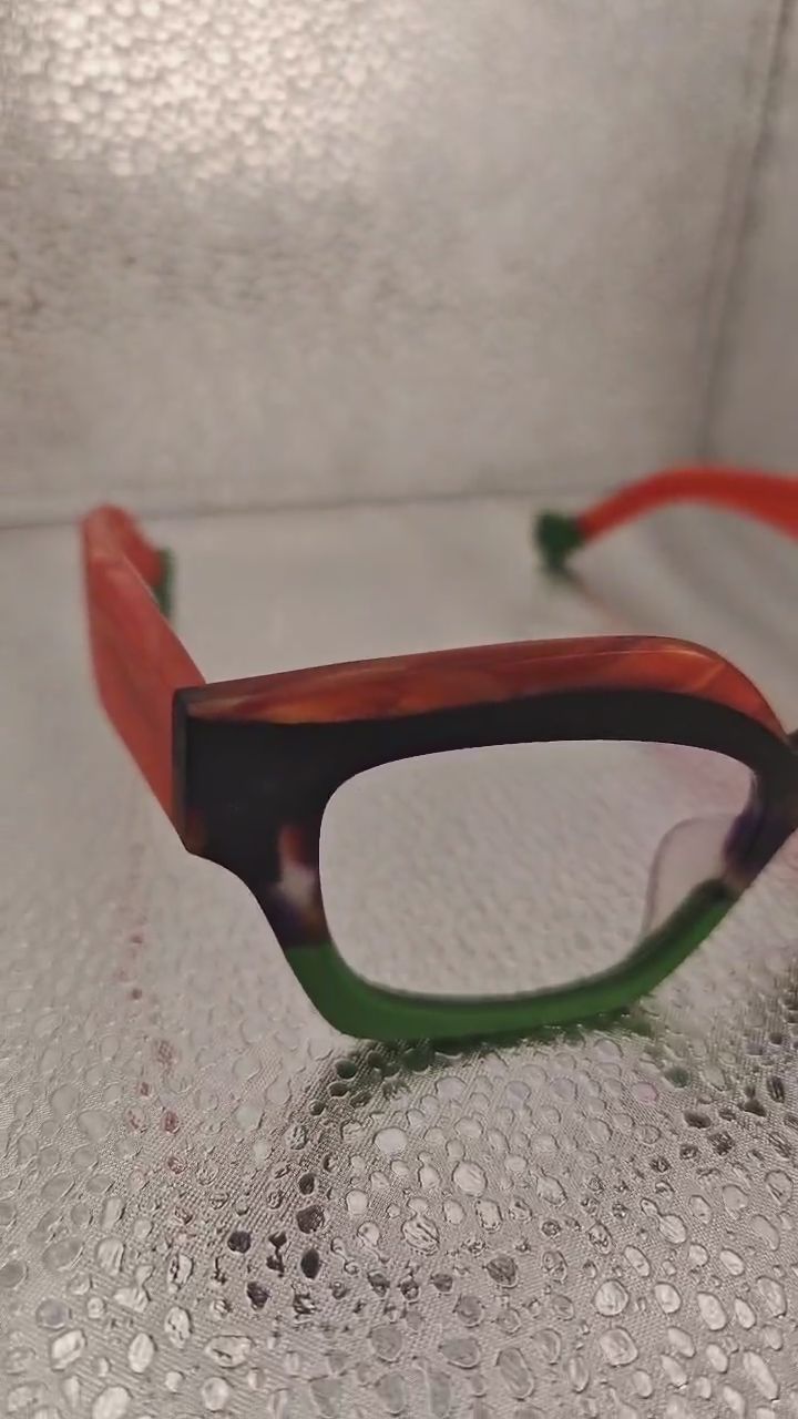 Geometric Red–Green Eyewear  51□18–150 – Acetate CE image 1