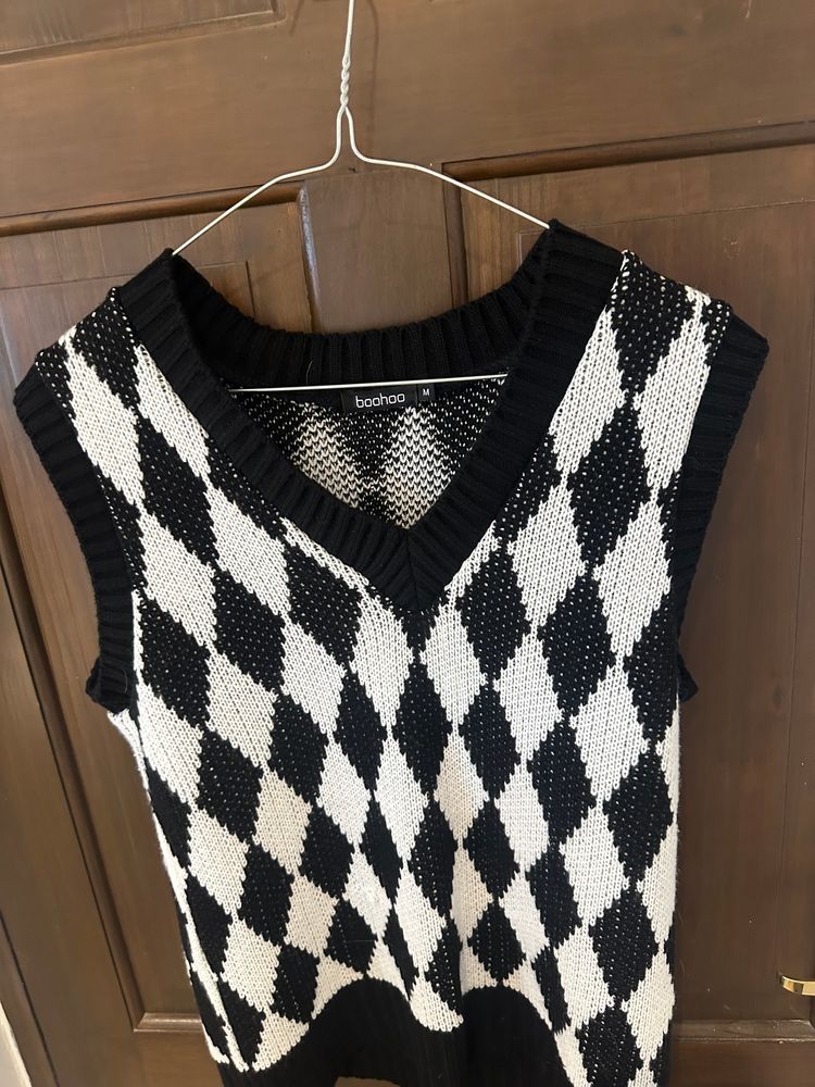 Boohoo Women’s tank top  product image