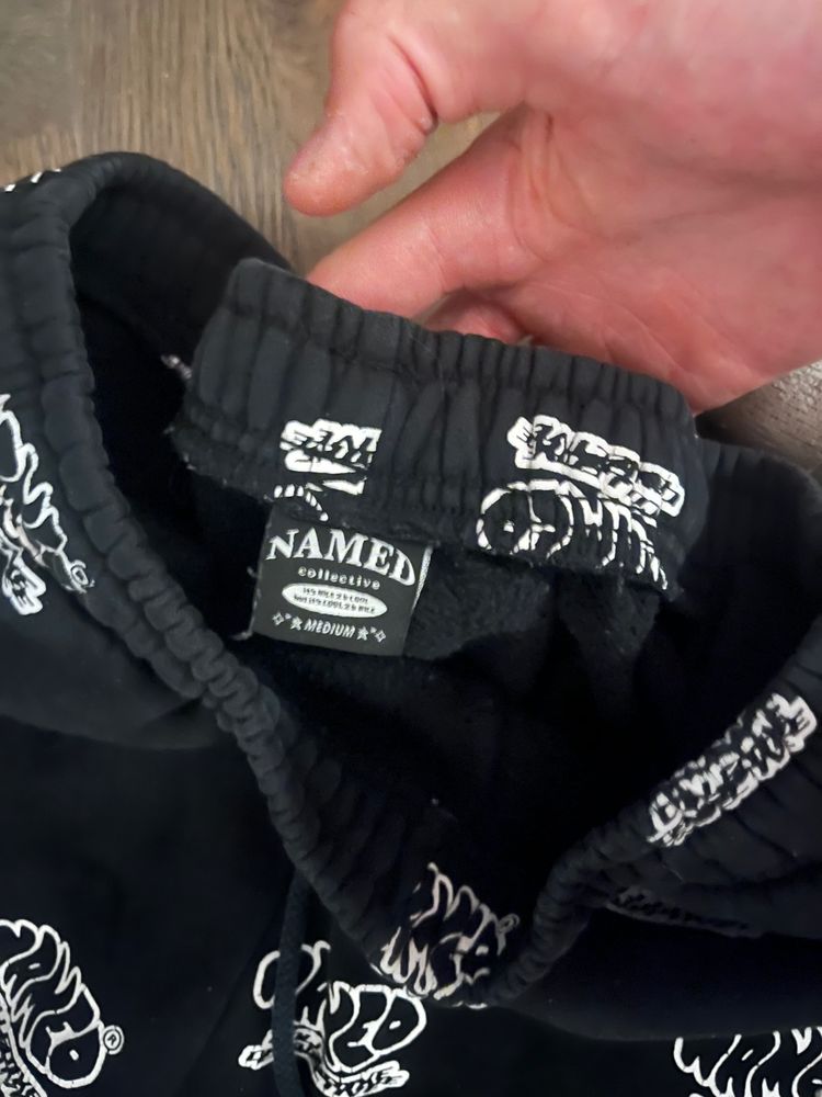 Named Black Sweatpants With White Logo Print obraz 3