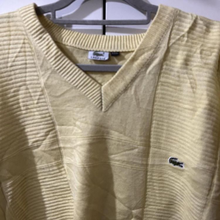 Immagine di Vintage Lacoste sweater. 3