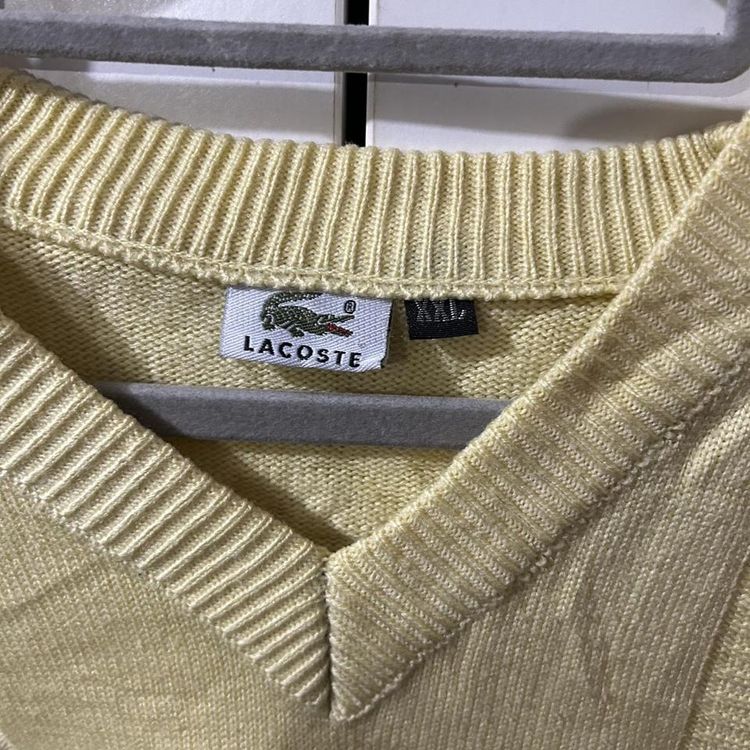 Immagine di Vintage Lacoste sweater. 4
