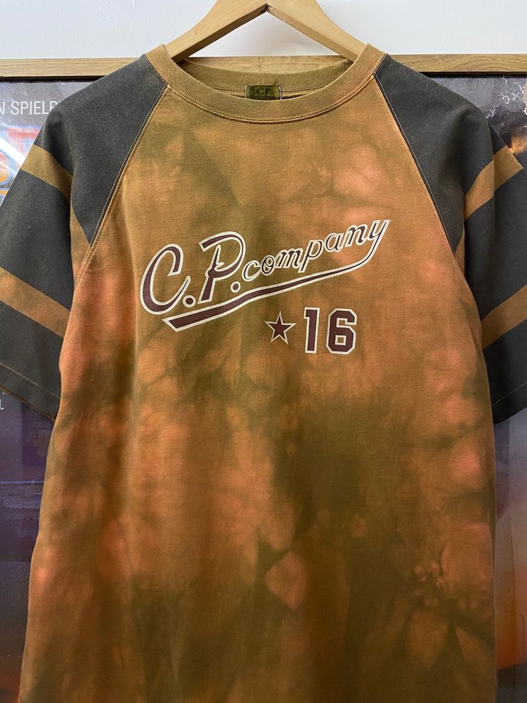 1990s C.P. Company College Script Spellout Dyed Effect Raglan Tee imagen 7