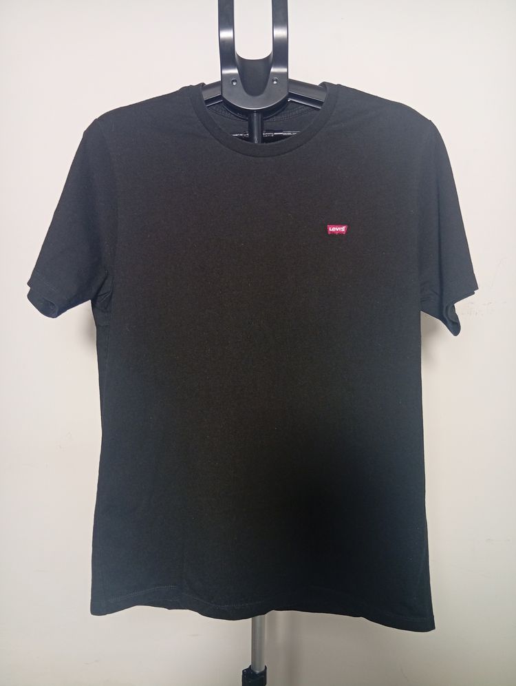 Levi'S Black T-Shirt