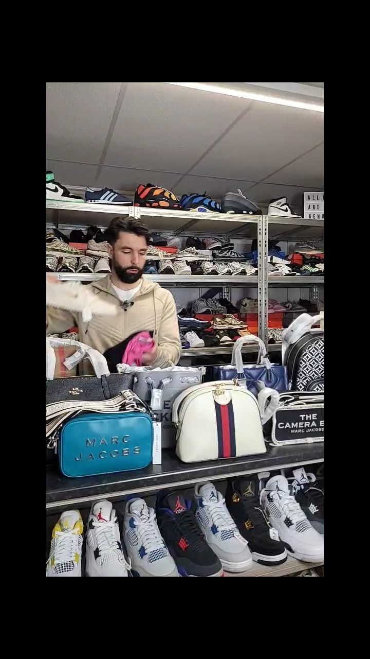 Jordan 1 UK 6 and 2x Tshirt M