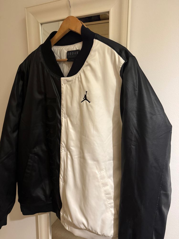Jordan retro 1 Black And White Bomber Jacket - defect