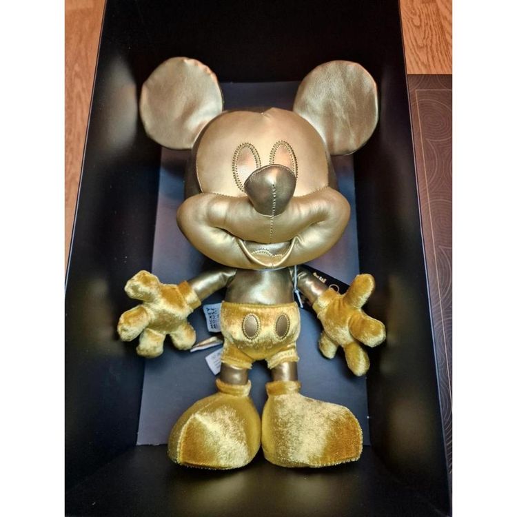 Disney Gold Mickey Mouse - Collectors Club