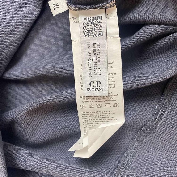 CP Company Metropolis Sweatshirt image 6