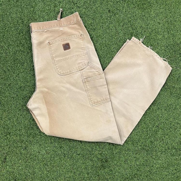 Beige Carhartt jeans