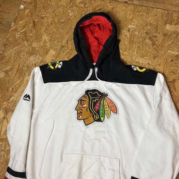 Vintage Reebok NHL x Chicago Blackhawks Graphic Hoodie image 2