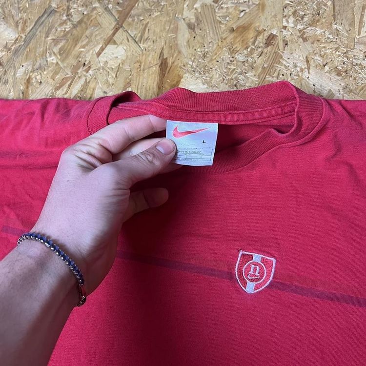 Vintage Nike 2000s Embroidered Graphic Tee image 5