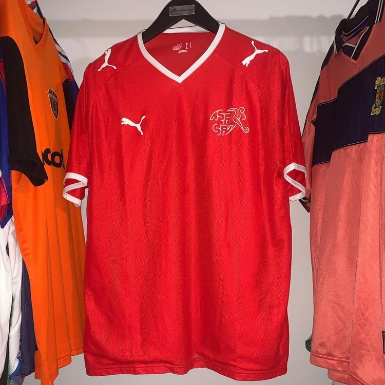 Mens Switzerland 2008/10 Puma Home Football Shirt Red Large