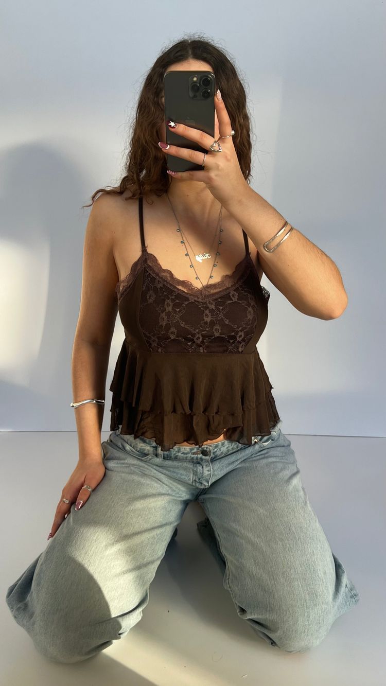00s brown lace ruffle cami- size M