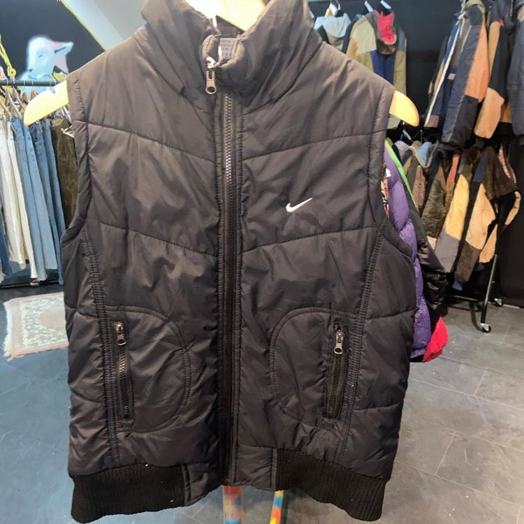 Nike Nike thin gilet puffer. Single tick. Size large on label fits a mens medium or ladies large. product image