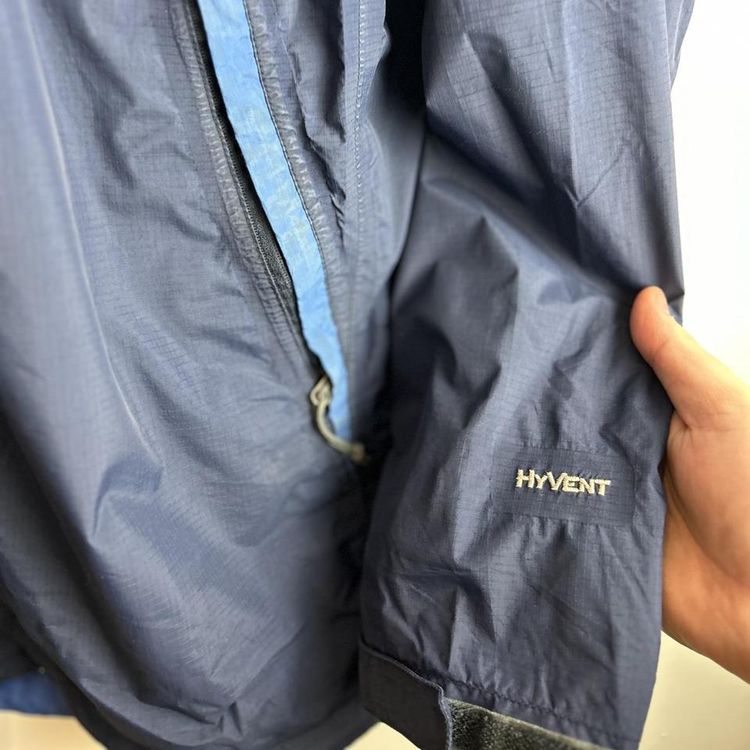 The north face hyvent zip up jacket 3