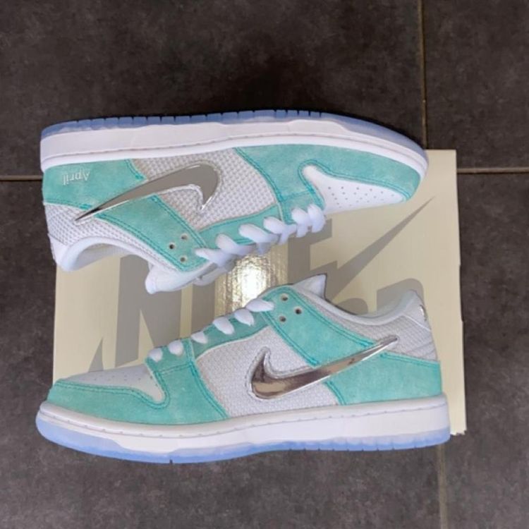 - Nike SB Dunk Low April Skateboards image 2