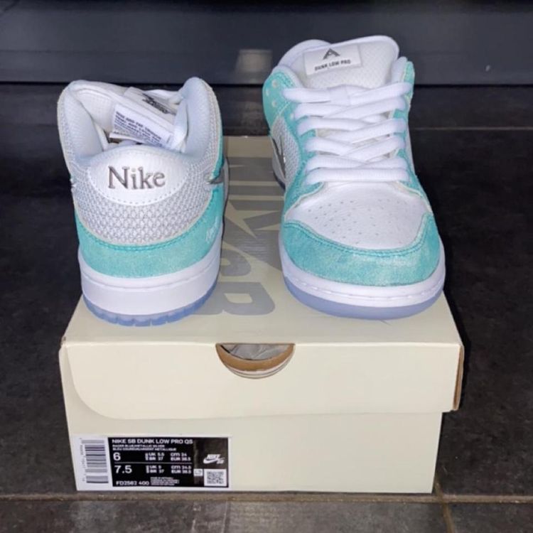 - Nike SB Dunk Low April Skateboards image 3