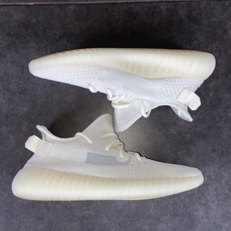 - Adidas Yeezy Boost 350 V2 Bone