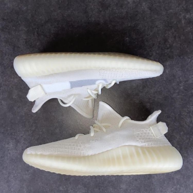 - Adidas Yeezy Boost 350 V2 Bone imagen 2