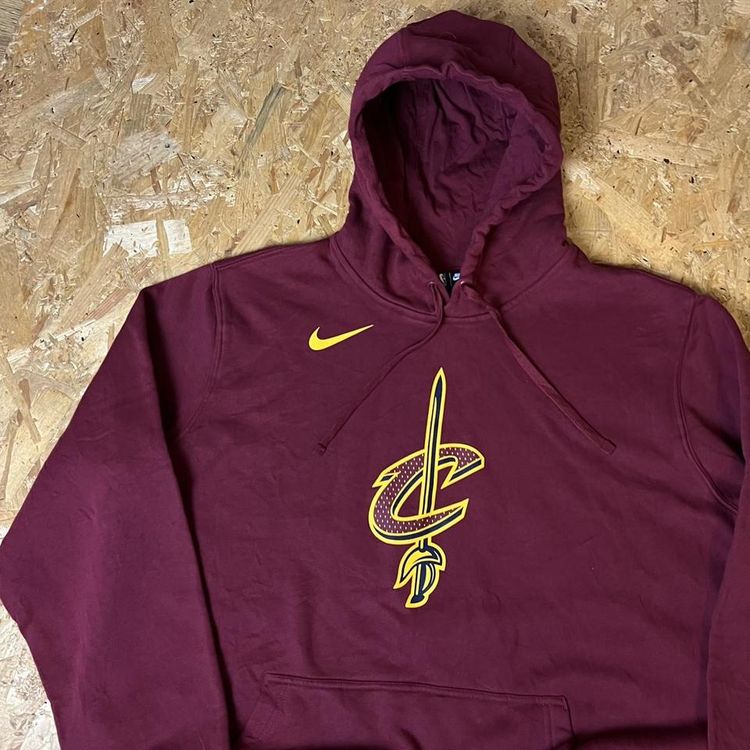 Vintage Nike Team x Cleveland Cavaliers NBA Hoodie 2