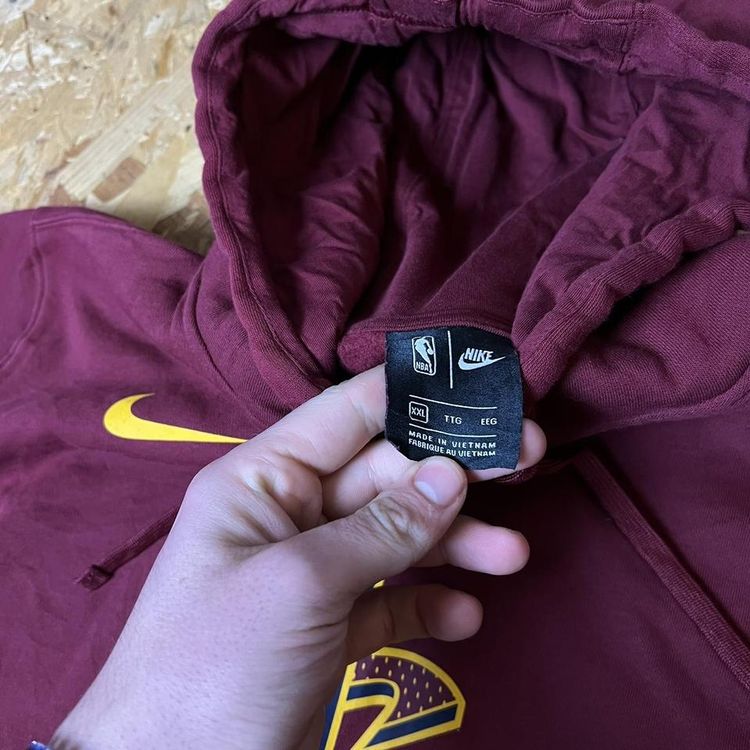 Vintage Nike Team x Cleveland Cavaliers NBA Hoodie 7