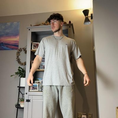 Vintage Nike Swoosh 2000s Embroidered Tee 3