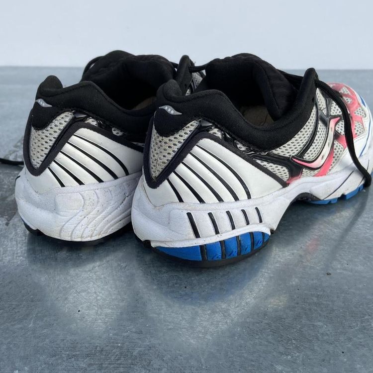Saucony web grid image 5