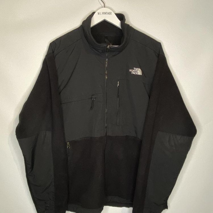 The North Face The North Face Denali fleece black mens X-large winter ready. nice piece in excellent condition. product image
