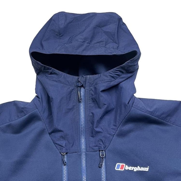 Gore Tex Berghaus Technical Hoodie in black with logo on the front on the chest, two zip closure poc 3