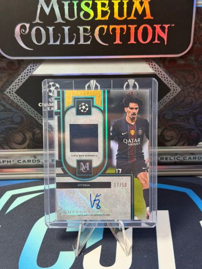 Vitinha /50 Auto-patch Topps Museum 25/26