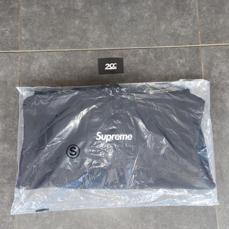 - Supreme Box Logo Hoodie in the Black Colourway image 7