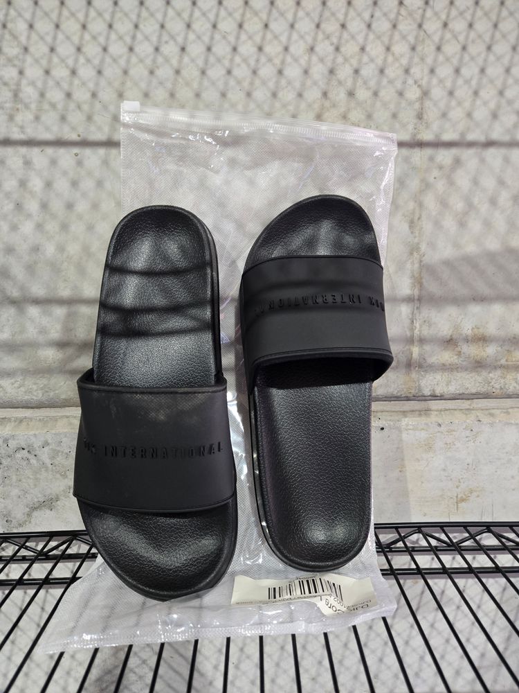 B129 DJK black Core Logo Brand New