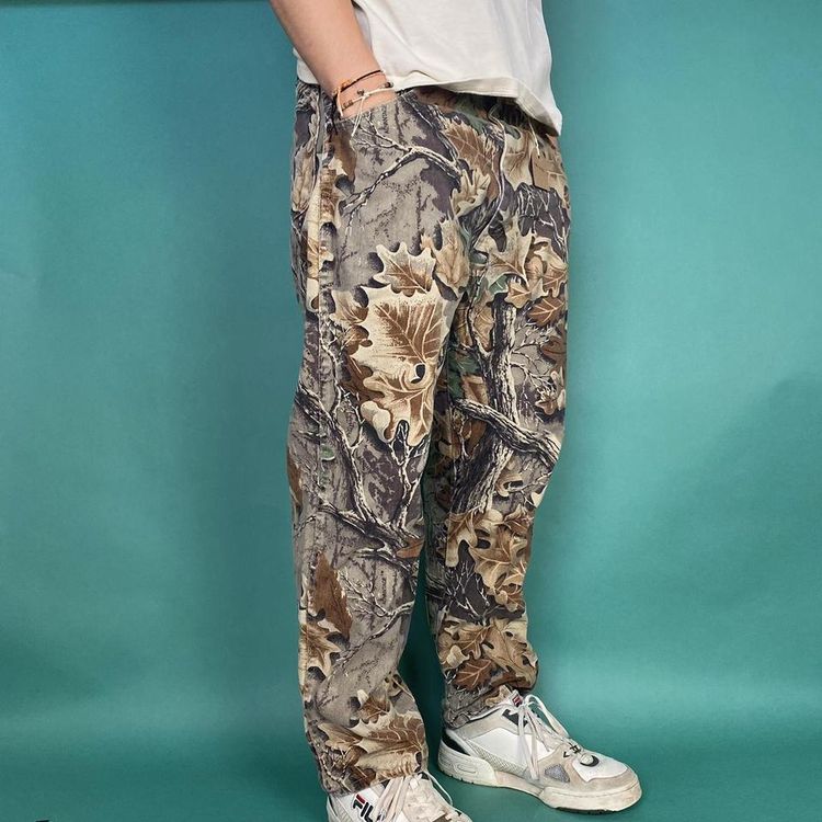 Vintage wrangler realtree camo jeans. 2