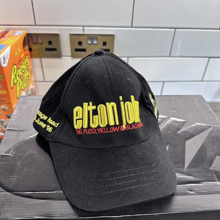 2005 Elton John cap