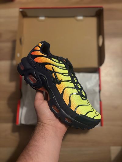 Nike air max plus lemon venom